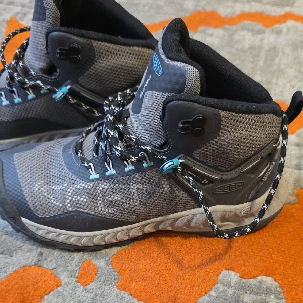 Keen Gray and Black Hiking Boots